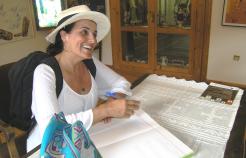 Η Μαρία-Άντζελα Αρμπελάεζ γράφει τις εντυπώσεις της στο Βιβλίο Επισκεπτών του Λαογραφικού μας Μουσείου (21-8-2016). 